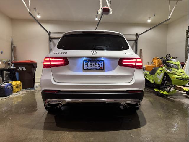 Photo of 2017 White Mercedes-Benz GLC 300
