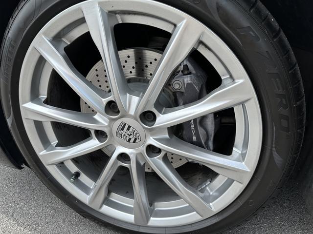 Photo of 2021 Black Porsche 718 Cayman