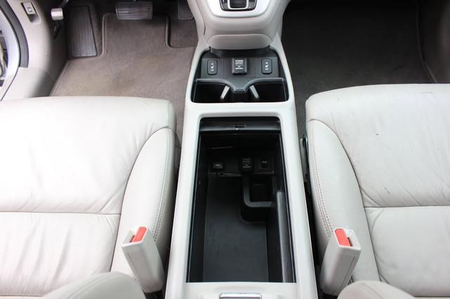 Photo of 2013 Silver Honda CR-V