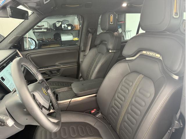 Photo of 2023 Black Rivian R1S