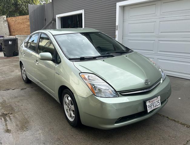 Photo of 2009 Green Toyota Prius