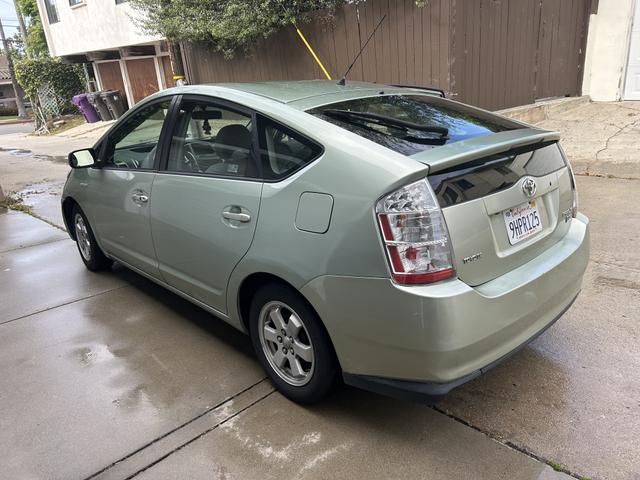 Photo of 2009 Green Toyota Prius