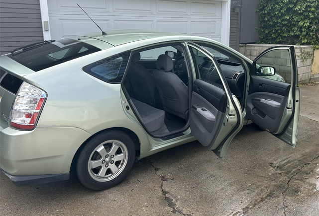 Photo of 2009 Green Toyota Prius