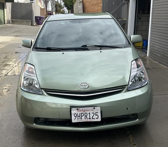 Photo of 2009 Green Toyota Prius