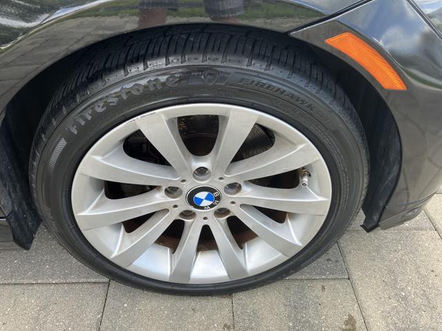 Photo of 2011 Black BMW 328