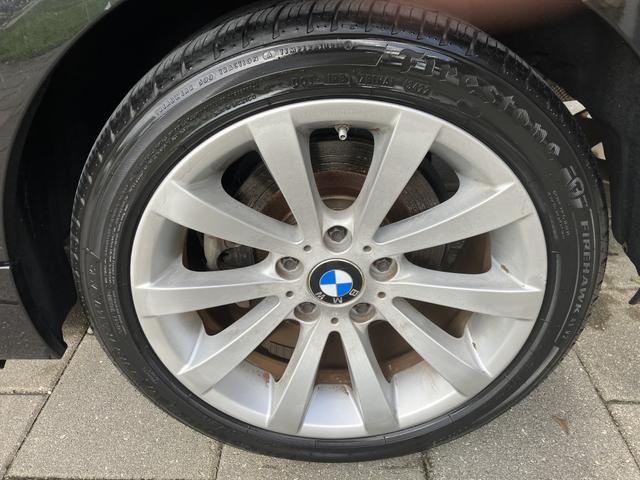 Photo of 2011 Black BMW 328