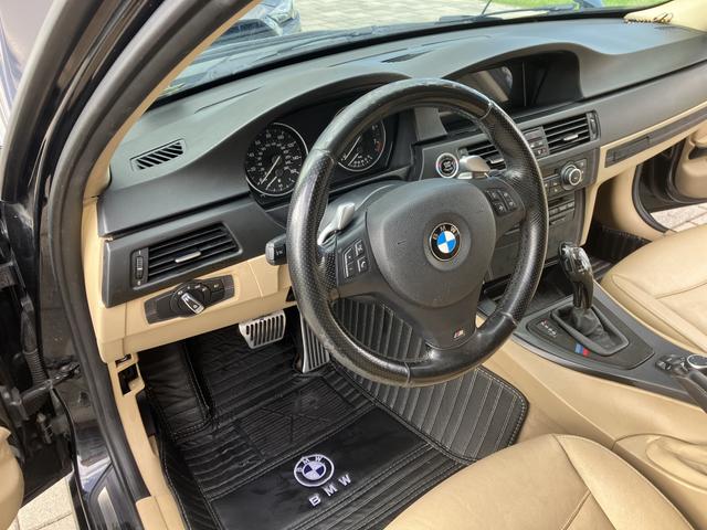 Photo of 2011 Black BMW 328