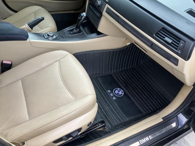 Photo of 2011 Black BMW 328