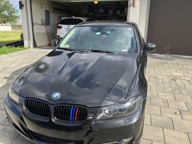 Photo of 2011 Black BMW 328