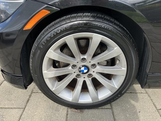 Photo of 2011 Black BMW 328