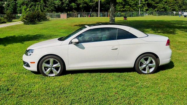 Photo of 2012 White Volkswagen Eos