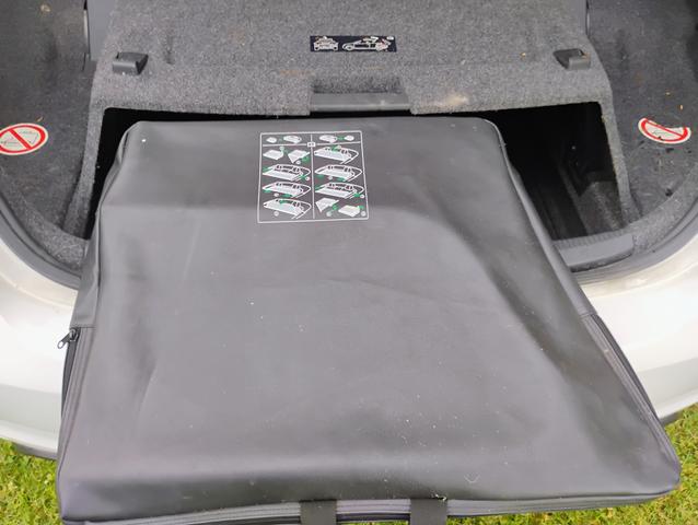 Photo of 2012 White Volkswagen Eos