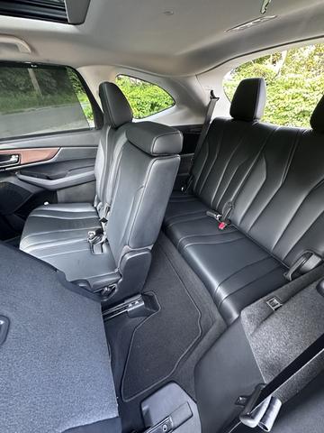 Photo of 2022 Black Acura MDX