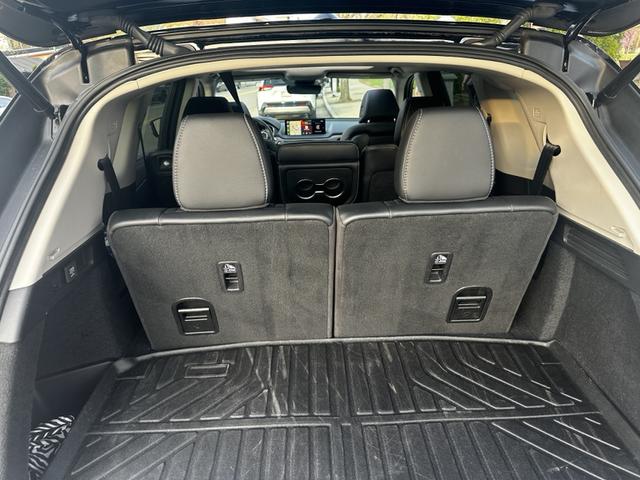Photo of 2022 Black Acura MDX