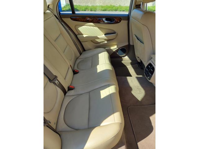 Photo of 2006 Green Jaguar XJ8