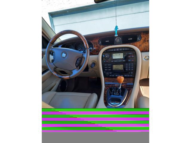 Photo of 2006 Green Jaguar XJ8