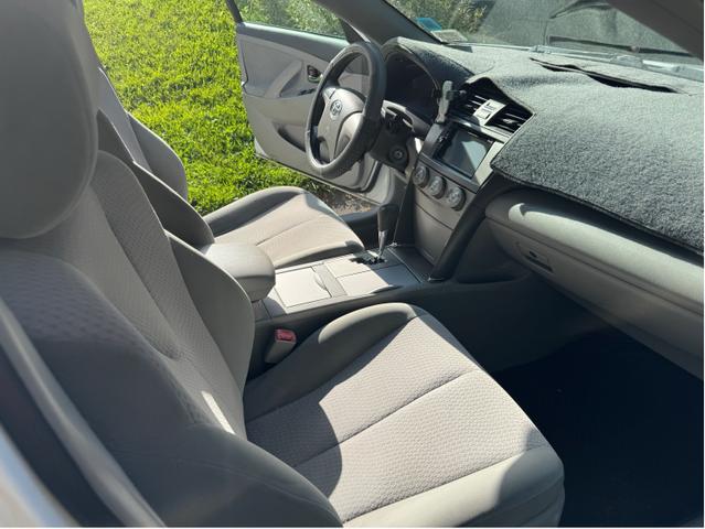 Photo of 2011 White Toyota Camry