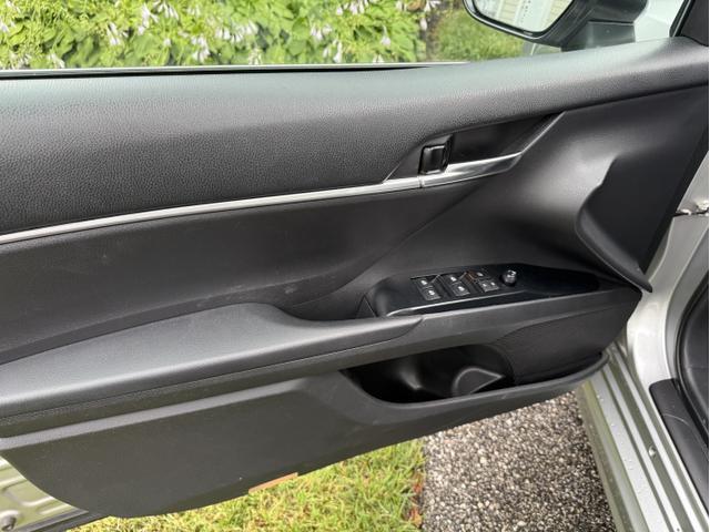 Photo of 2019 Gray Toyota Camry