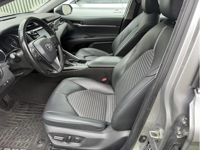 Photo of 2019 Gray Toyota Camry