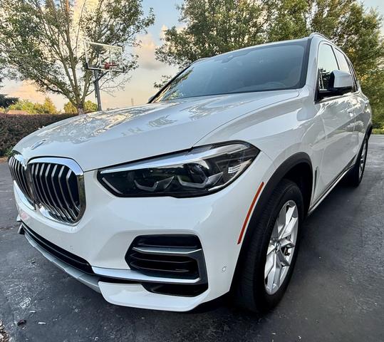 Photo of 2023 White BMW X5