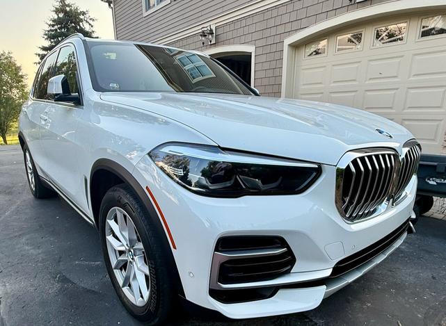 Photo of 2023 White BMW X5