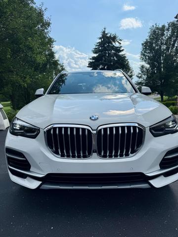 Photo of 2023 White BMW X5