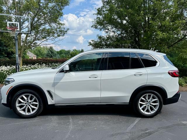 Photo of 2023 White BMW X5
