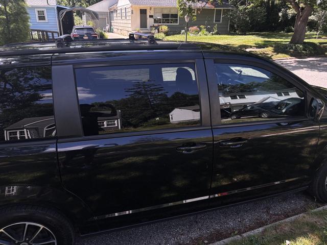Photo of 2018 Black Dodge Grand Caravan