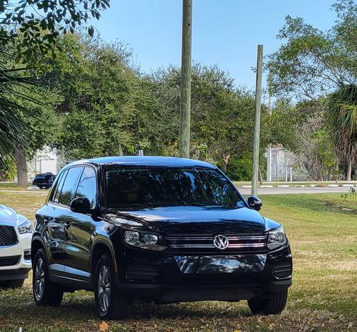 Photo of 2013 Black Volkswagen Tiguan