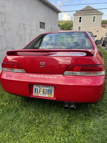 Photo of 2001 Red Honda Prelude