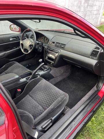 Photo of 2001 Red Honda Prelude