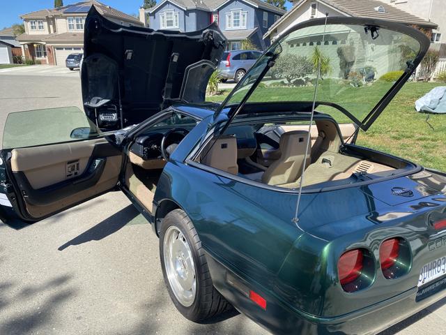 Photo of 1993 Green Chevrolet Corvette