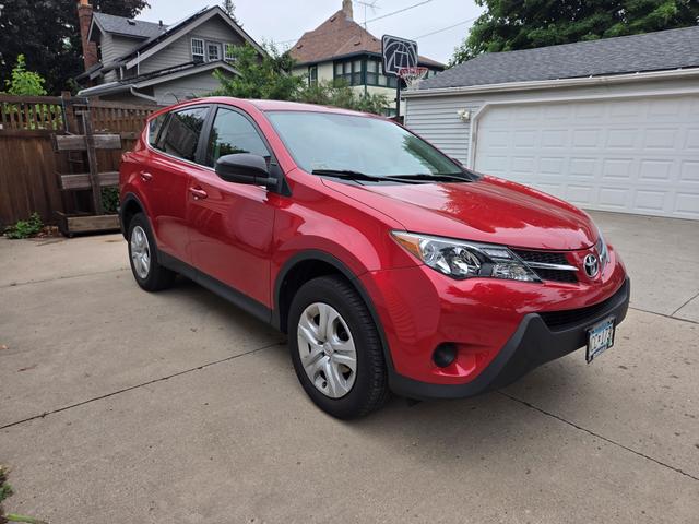 Photo of 2015 Red Toyota RAV4