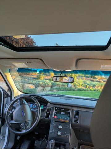 Photo of 2016 White Ford Flex