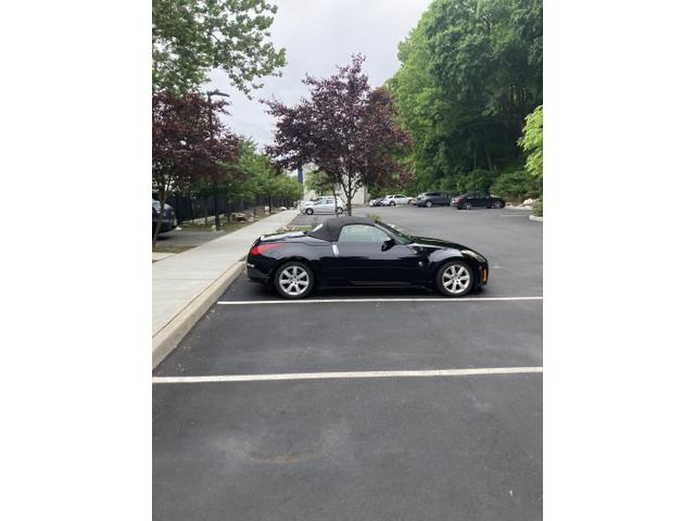 Photo of 2004 Black Nissan 350Z