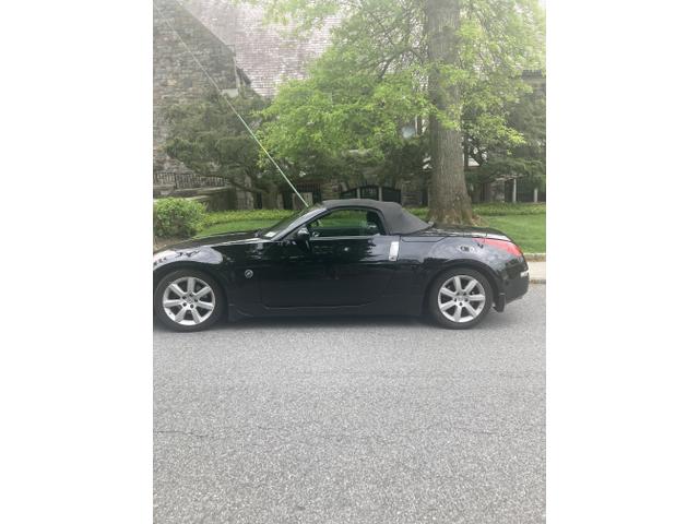 Photo of 2004 Black Nissan 350Z