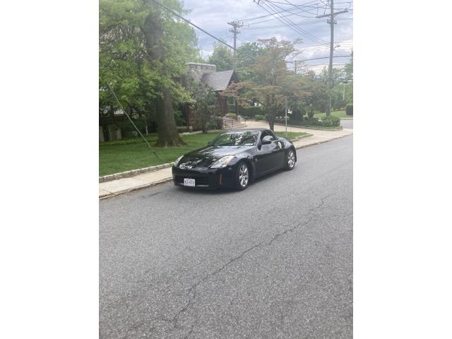 Photo of 2004 Black Nissan 350Z