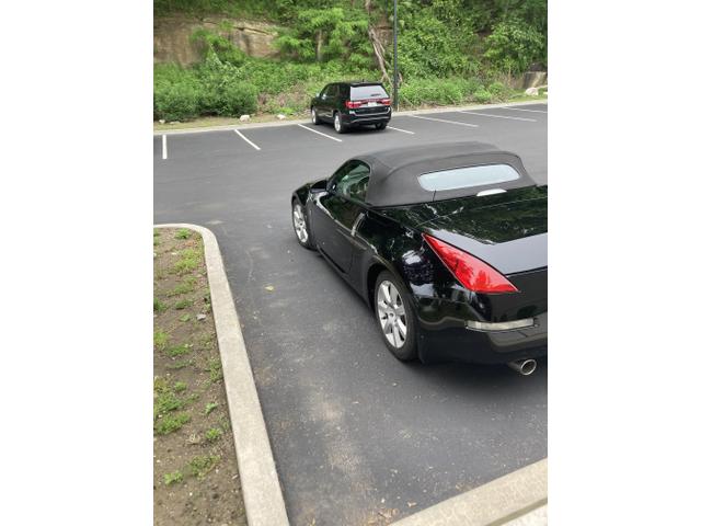 Photo of 2004 Black Nissan 350Z