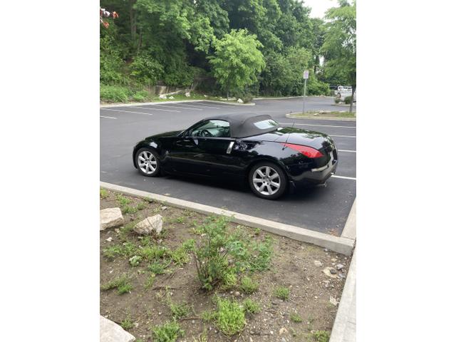 Photo of 2004 Black Nissan 350Z