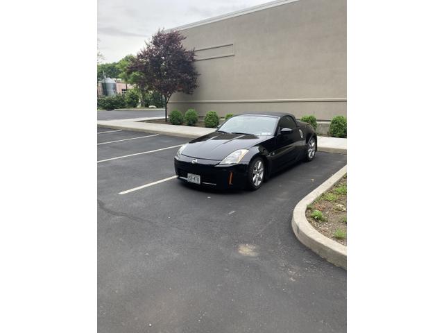 Photo of 2004 Black Nissan 350Z
