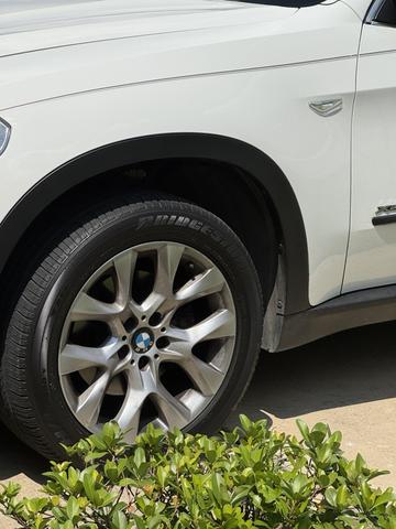 Photo of 2013 White BMW X5