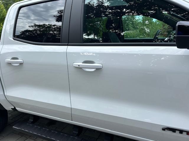 Photo of 2024 White GMC Canyon