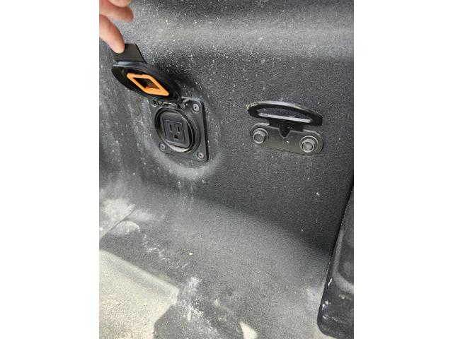 Photo of 2023 Gray Nissan Frontier