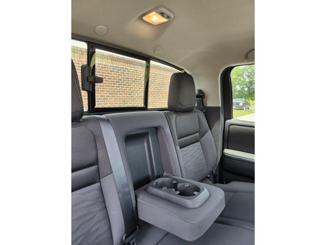 Photo of 2023 Gray Nissan Frontier