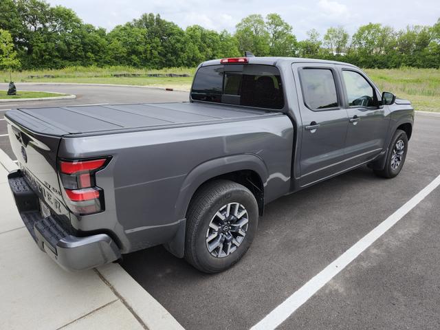 Photo of 2023 Gray Nissan Frontier