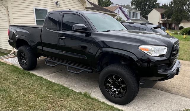 Photo of 2019 Black Toyota Tacoma