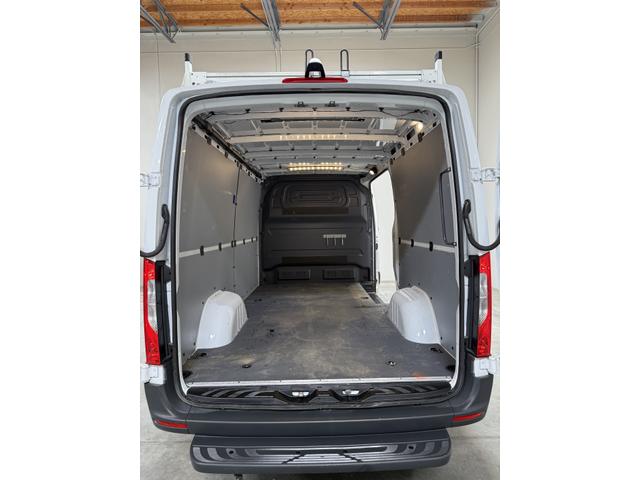 Photo of 2024 White Mercedes-Benz Sprinter 2500
