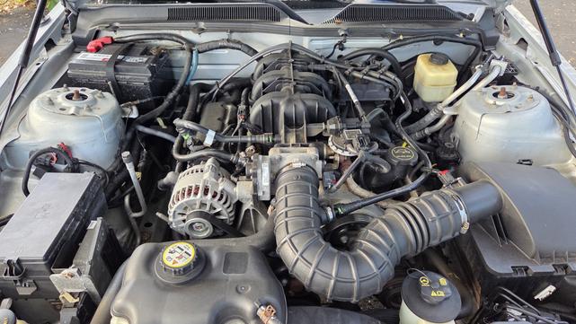 Photo of 2007 Silver Ford Mustang