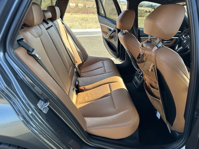 Photo of 2018 Gray BMW 330