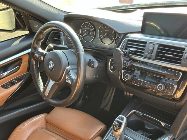 Photo of 2018 Gray BMW 330